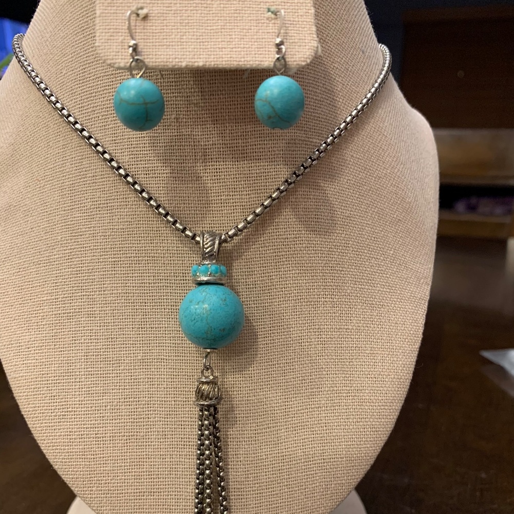 Faux turquoise earrings and necklace set
